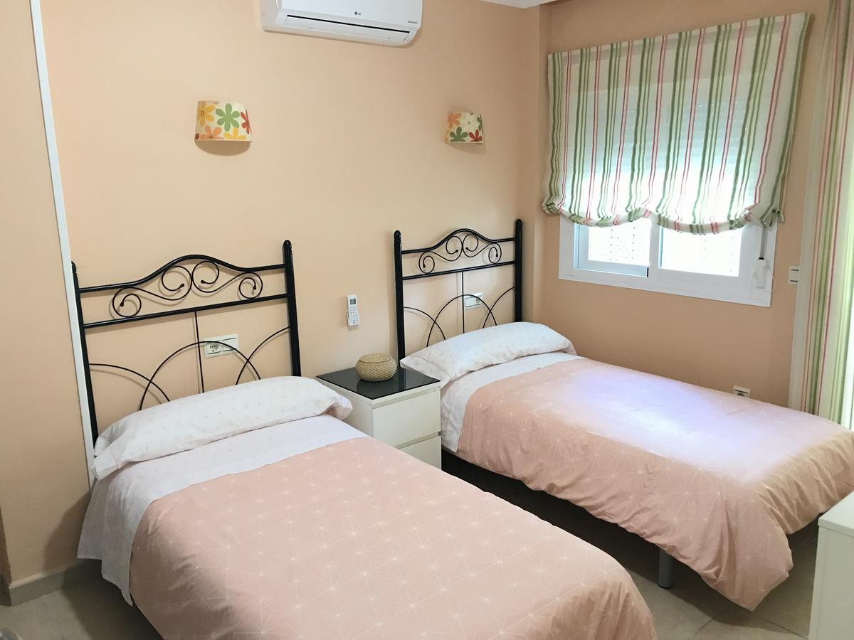Apartamento Holidays On The Beach Torremolinos Kültér fotó